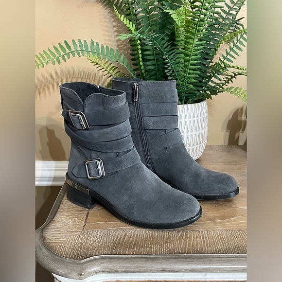 Vince Camuto VC-Webey Gray Suede Leather Ankle Booties...Size 6.5 - Picture 8 of 13